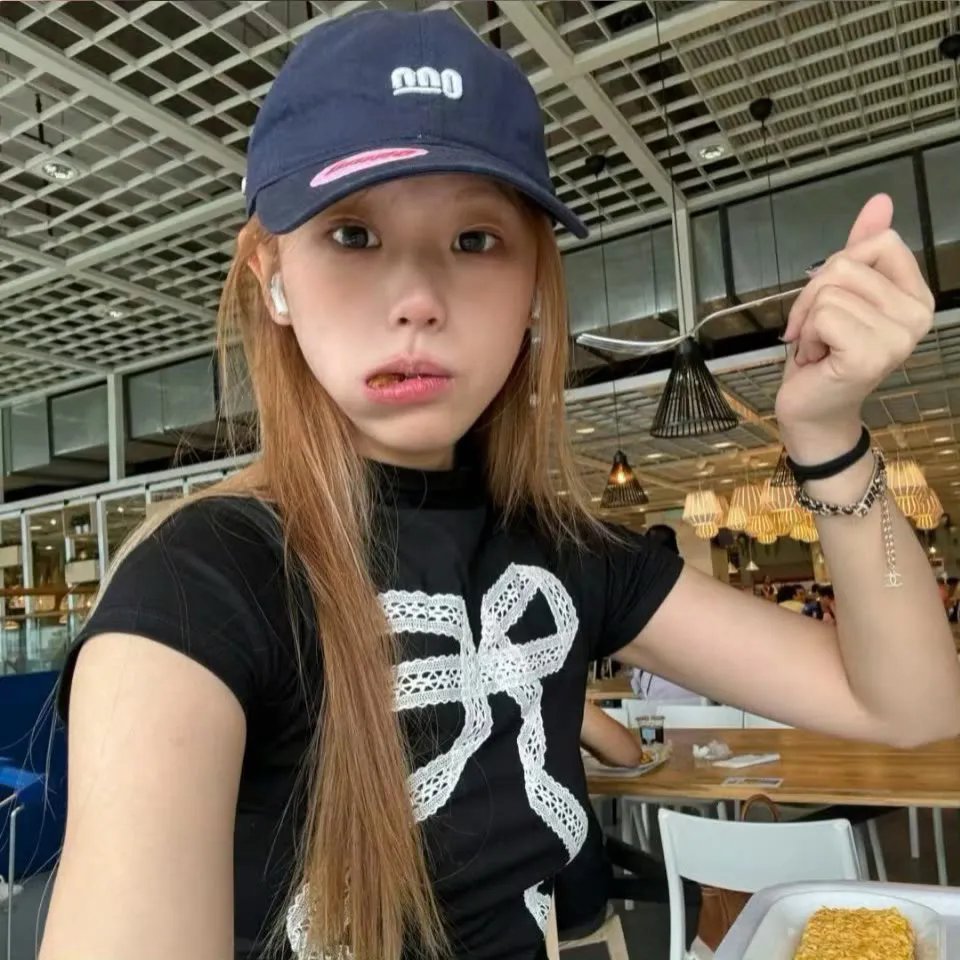 隔墙有情人