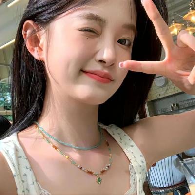 穿风信子蓝的少女